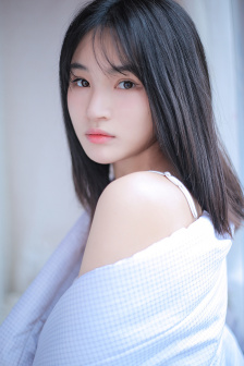 40多岁的女人成熟之美白衬衫